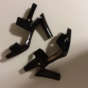 LIZ CLAIBORNE HEELS